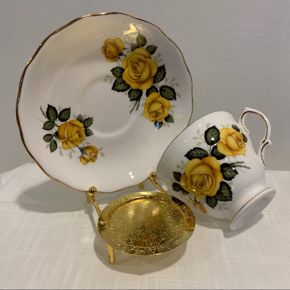 Royal Vale bone china teacup and saucer set